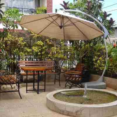 Samra Court Hotel Exterior