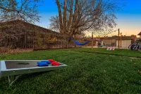 Couple’s Getaway | Dog Friendly, Bike to Old Town!