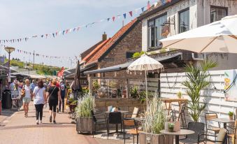 Apt in Zoutelande Near Beach