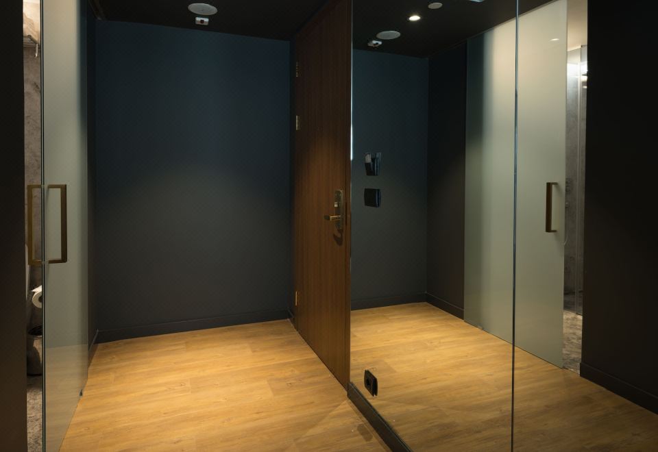 Holiday Inn Krakow City Centre Over view