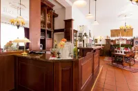 Hotel & Restaurant am Alten Rhin Các khách sạn ở Kleinzerlang