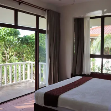 Island View Beachfront Resort