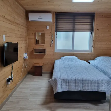 Odae Mountain Golden Light Pension Отели рядом с достопримечательностью «Храм Woljeongsa»