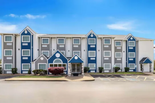 Microtel Inn & Suites by Wyndham Tulsa / Catoosa Route 66