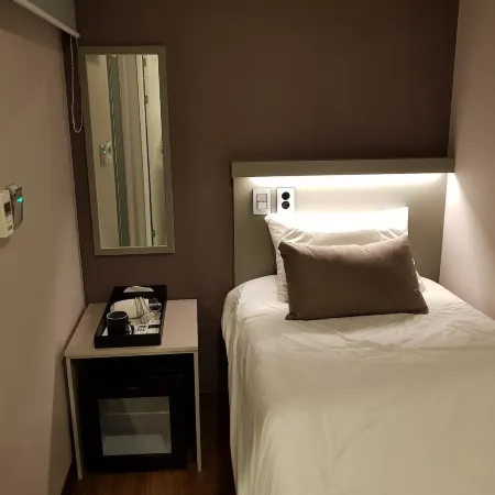 Philstay Myeongdong Station Отели рядом с достопримечательностью «Станция метро Seodaemun»
