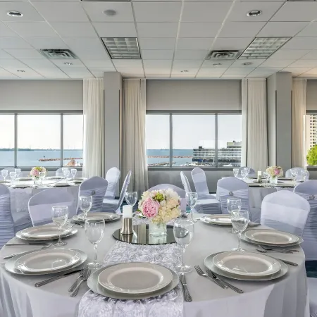 Holiday Inn KINGSTON-WATERFRONT by IHG