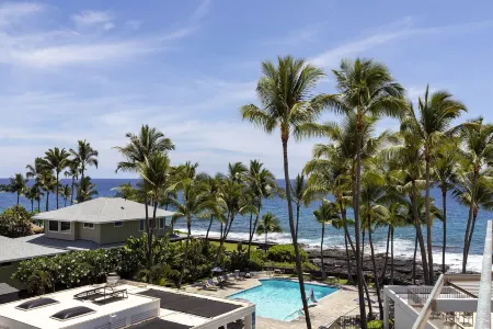 Royal Sea Cliff #418 Pool Hot Tub & A/c! Отели рядом с достопримечательностью «Сэди Сеймур Ботаникал Гарденс энд Кона Эдьюкейшенал Сентер»