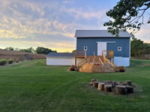 Inn Between the Lakes