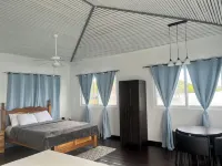 Round the Point Bungalow Hotel in zona Isla Solarte