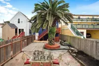 Coast PalmTree Yard 2BR Block from Beach