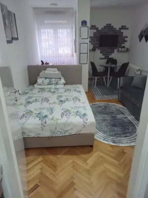 Charming Studio Apartment in Novi Pazar With City & Mountain Views Hoteles cerca de Altun Alem Mosque