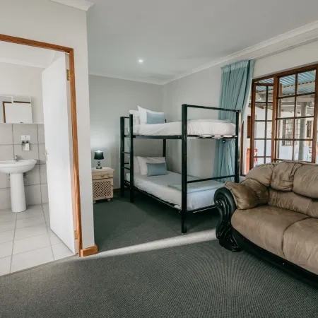 The Village Lodge Hotele w: Stormsrivier