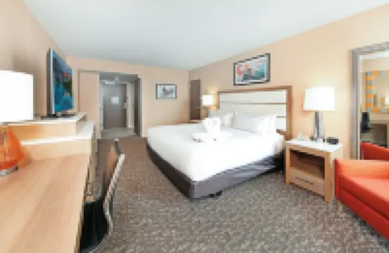 DoubleTree by Hilton Virginia Beach Hotels near Owl Creek