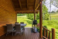 Just minutes away from Hocking Hills parks!