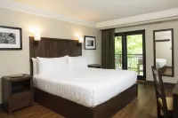Kanuga Inn & Lodging - balcony