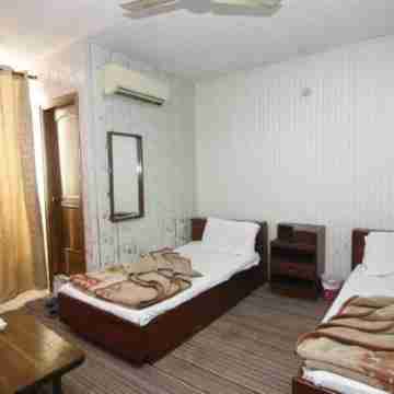Hotel Royal Home Rooms