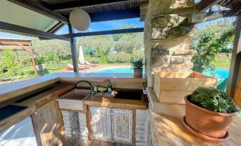 Spoleto Tranquilita Sleeps 20 with Wifi Pool Yoga Studio Gardens and Views