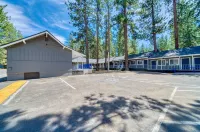 Adventure Lodge - Motels