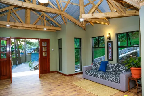 Malkia Trees Lodge - B&Bs (Bed and breakfast)