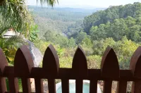 Timamoon Lodge - Mountain view