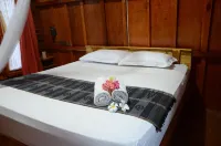 Ekas Garden Bungalow Hotel a Pemongkong