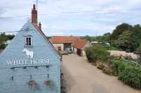 Driftwood Cottage Pets Go Free WiFi Included - Parking