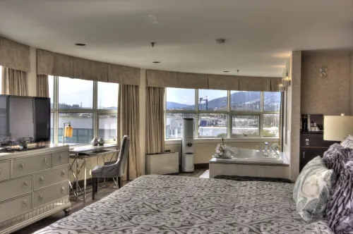 The Lonsdale Quay Hotel Hotels in Greater Vancouver
