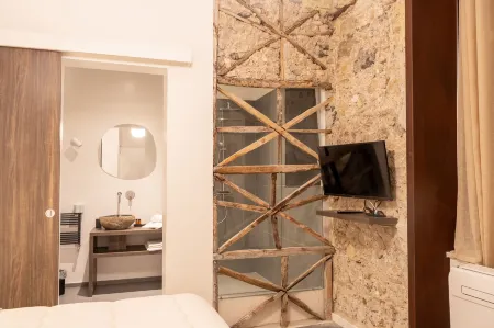 Dimora Rhea Отели рядом с достопримечательностью «Arechis Castle»