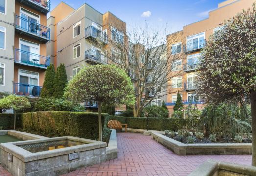 1. 벨타운의 플라워..