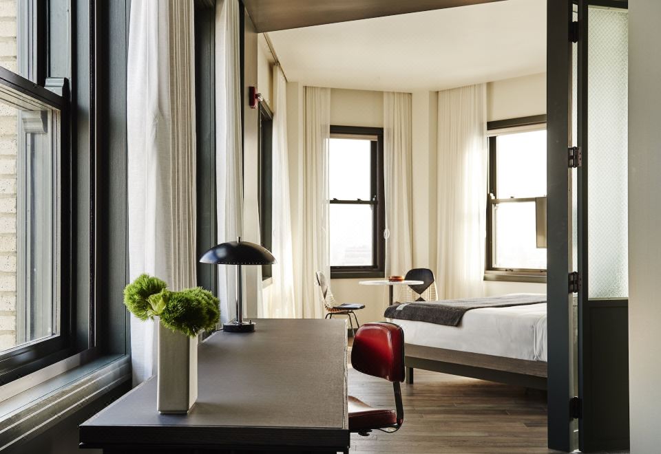 4. 더 로베이, 시..