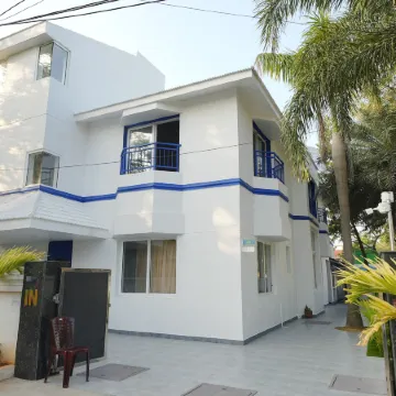 Bay Breeze Suites