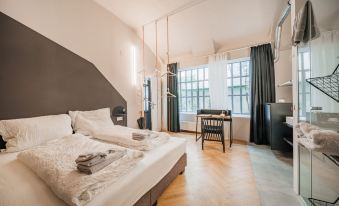 Easy Flat City Living