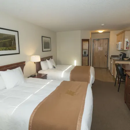 Lakeview Inns & Suites - Fort Nelson