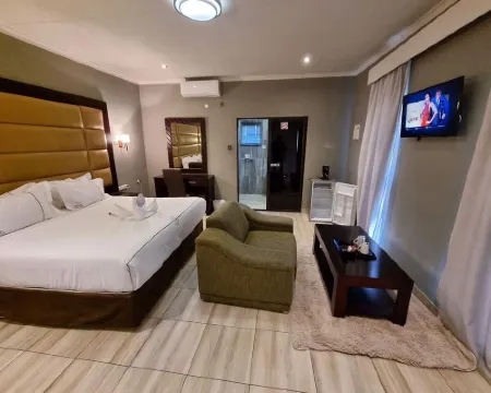 Makgovango Luxury Inn Hotels in Ngamiland North