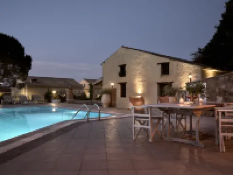 拉齊斯公寓酒店