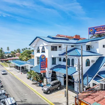 Oz Hotel & Sports Bar