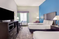 La Quinta Inn & Suites by Wyndham Kerrville Hotels in Center Point