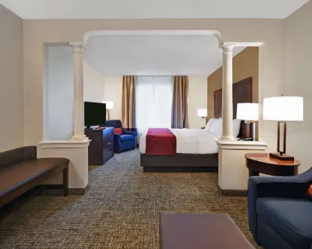 Comfort Inn & Suites Hotels in Wilton