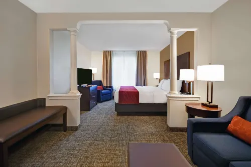 Comfort Inn & Suites Hotels in Wilton