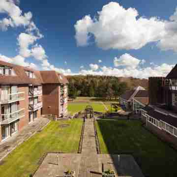 Mercure Leeds Parkway Hotel Hotel Exterior