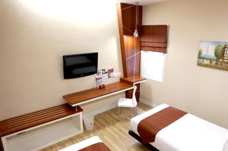 Citihub Hotel @Gejayan, Yogyakarta Отели в г. Depok