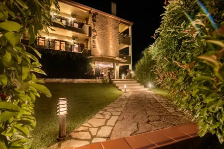 Hotel Naiades Отели в г. Чеган