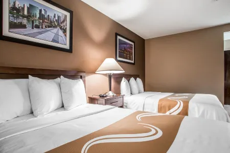 Quality Inn Elgin I-90 Отели рядом с достопримечательностью «Wing Park»