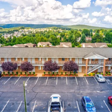 Affordable Corporate Suites Christiansburg Hotels near Walmart Supercenter