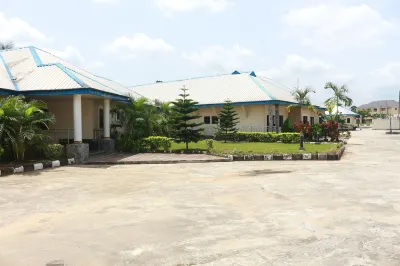 L & L Executive Hotels and Suites โรงแรมใน