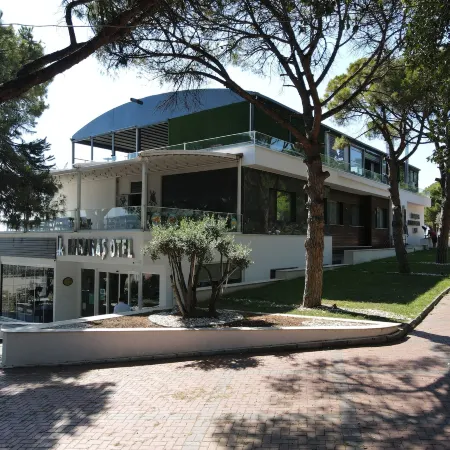 Karakas Hotel