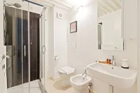 Elegant Loft with Balcony! Hotels in Precotto