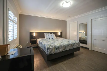 Motel 6 Tustin, CA – Orange County Отели в г. Тастин