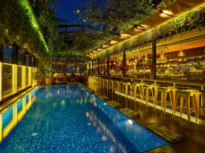 The Smallville Hotel Hotels in Chyah