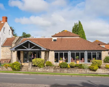 Almondsbury Inn & Lounge Hotels in Almondsbury